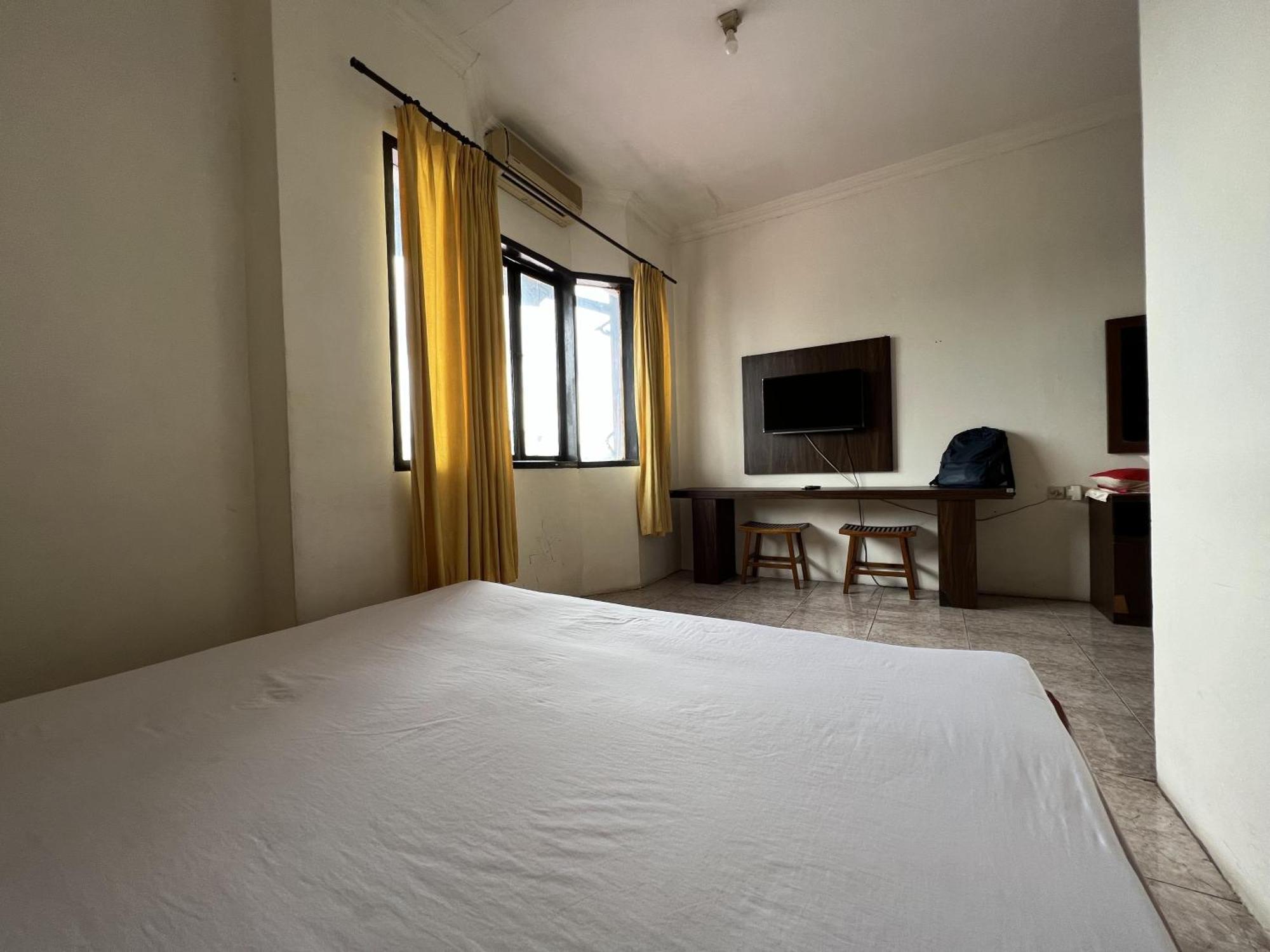 Oyo 92098 Kost Orange Syariah Hotel มากาซาร์ ภายนอก รูปภาพ